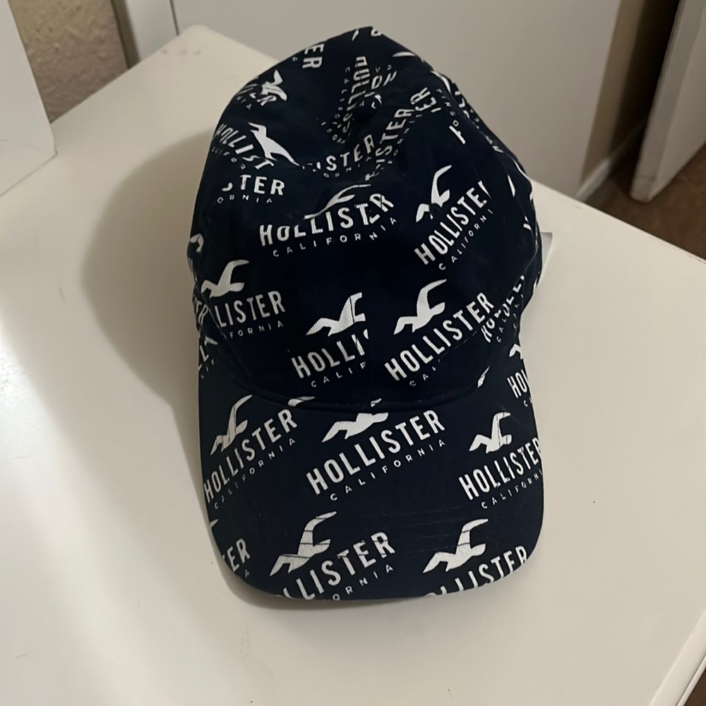 Hollister patterned cap
